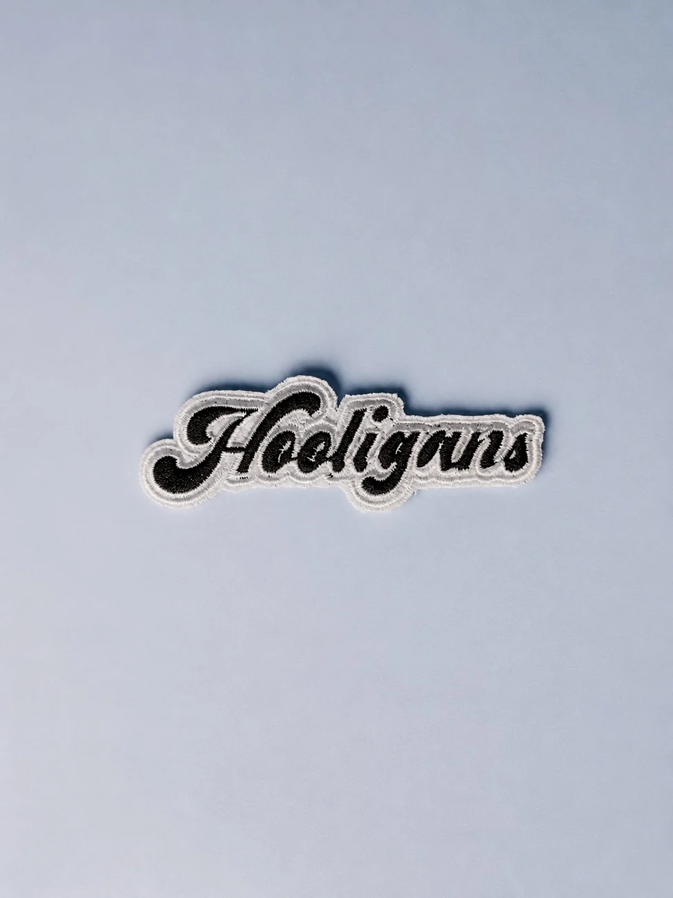 Белая именная нашивка с вышивкой Feeligrans